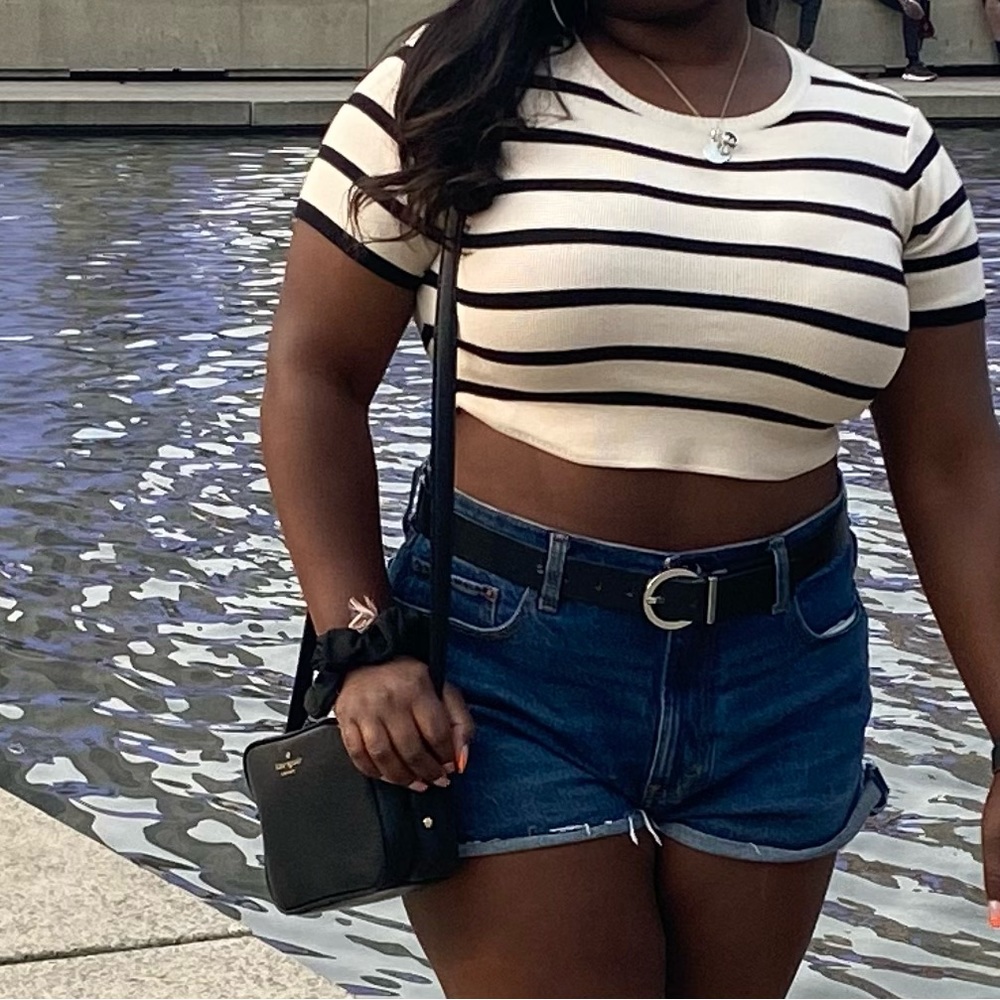 Lelis Black and White Striped Crop Top